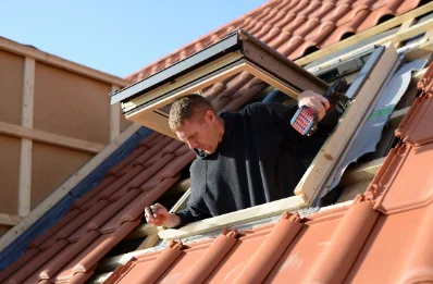 Pose de fenêtres de toit Velux à Louvigné